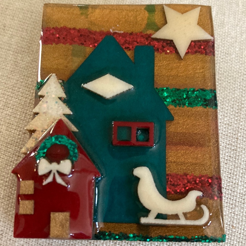 Lucinda House Pin